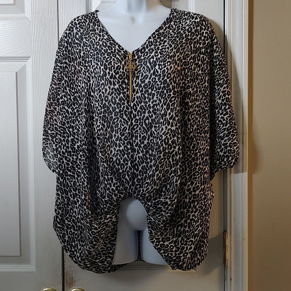 Miss Tina by Tina Knowles  black white  Leopard animal print  Sz M
